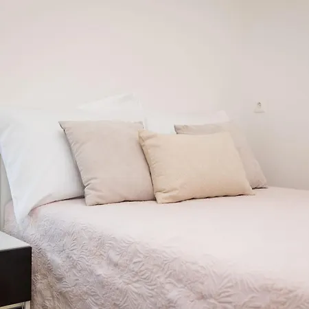 Rose Penthouse Split