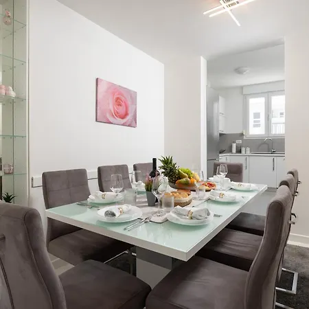 Rose Penthouse Lägenhet *